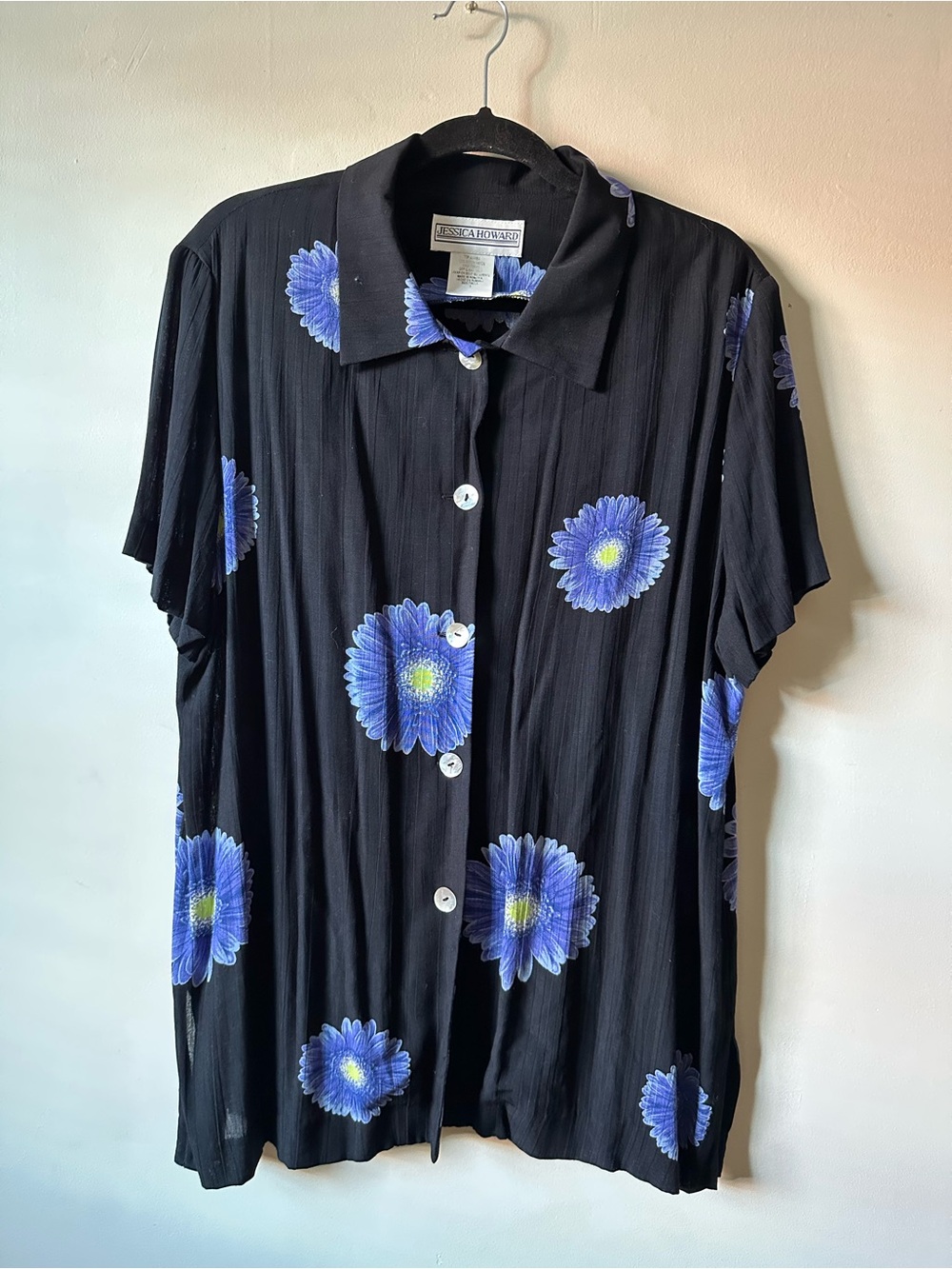 ✨5/$25 Vintage 90s Jessica Howard Rayon Purple Floral Button Up